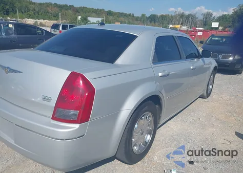 2006 Chrysler 300 Touring from USA, damaged, VIN 2C3LA53GX6H107937